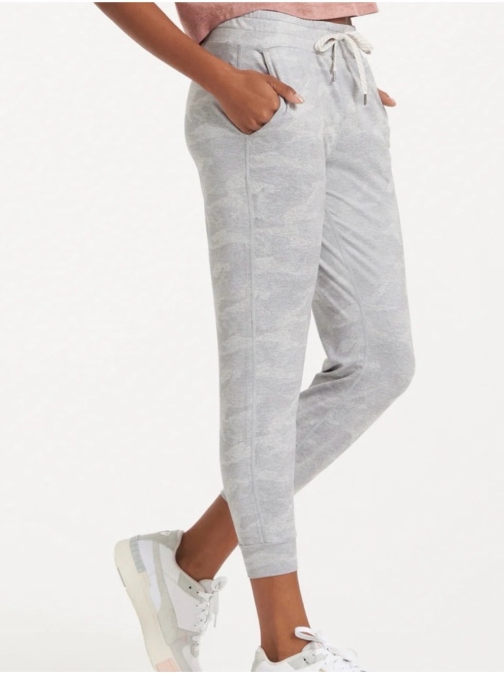 Vuori Light Gray Camouflage Jogger Pants, Small